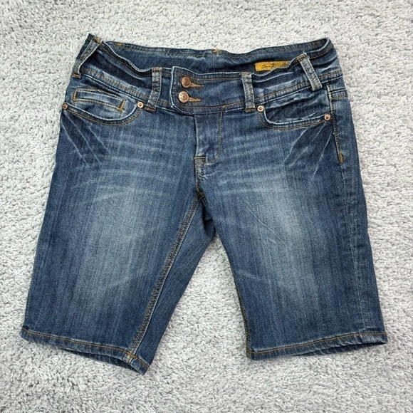 Seven7  Shorts Womens 27 Bermuda Length Regular Wash Denim Casual Low Rise Vaca - Picture 1 of 4